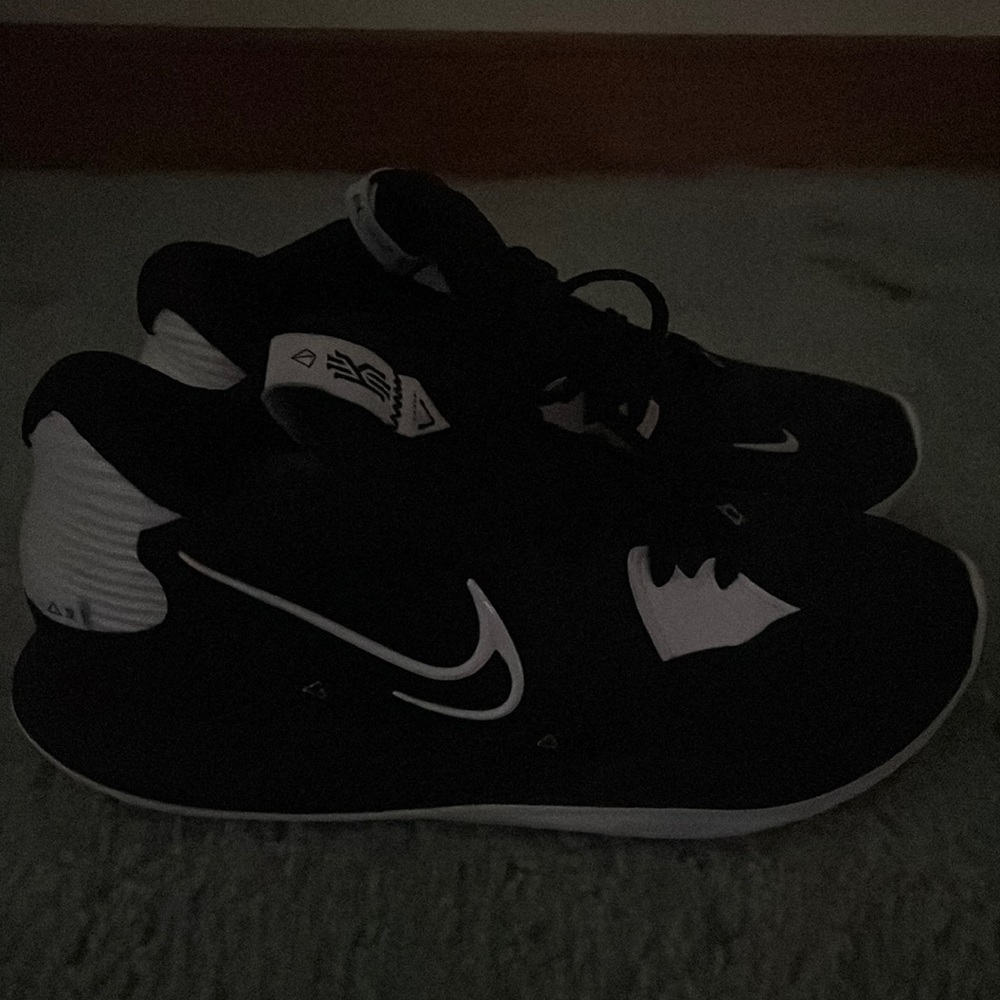 kyrie 5 low size 7